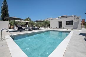 Glafkos House with Pool near the Beach