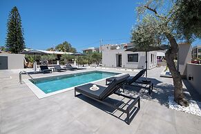 Glafkos House with Pool near the Beach