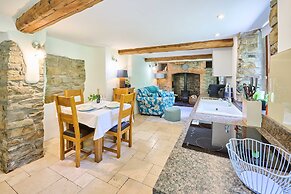 Host Stay Dipple Farm Cottage