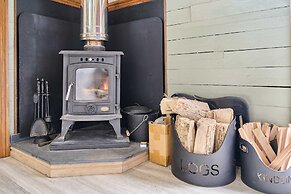 Host Stay Dipple Farm Shepherds Hut