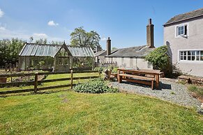 Host Stay Lowmoor