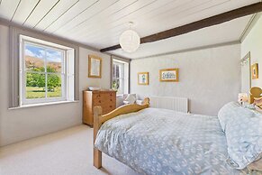 Host Stay Lowmoor