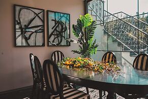 Lemon Suites & Restaurant
