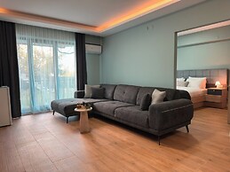 Lemon Suites & Restaurant