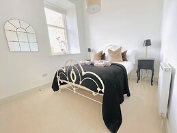 Great Glen Townhouse