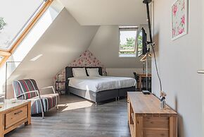 Tranquil Retreat Near Veerse Meer