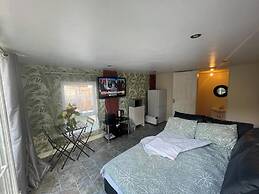 Bristol Bliss Apartment - Patchway Retreat