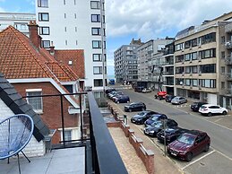 Modern Duplex Near Beach and Shops