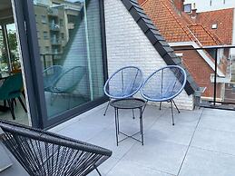 Modern Duplex Near Beach and Shops
