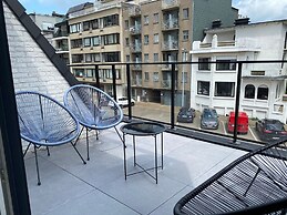 Modern Duplex Near Beach and Shops