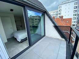 Modern Duplex Near Beach and Shops