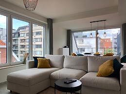 Modern Duplex Near Beach and Shops