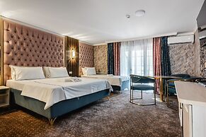 Rim Grand Hotel