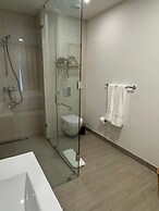 4 Guest 2 Bedrooms Balcony and Shared Pool