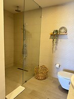 4 Guest 2 Bedrooms Balcony and Shared Pool