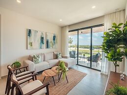 4 Guest 2 Bedrooms Balcony and Shared Pool