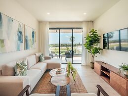 4 Guest 2 Bedrooms Balcony and Shared Pool
