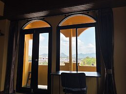 Phoenix Room