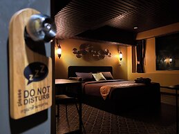 Phoenix Room