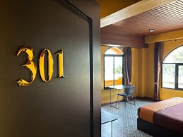 Phoenix Room
