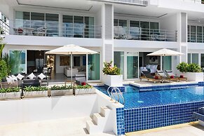 Luxury Sea View Apartment AB at Unique Residences