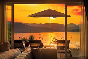 Luxury Sea View Apartment AB at Unique Residences