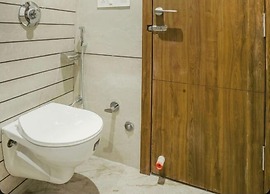 Hotel Nagina Heights