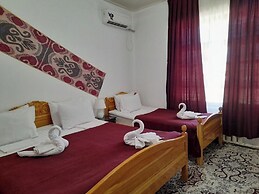 HOTEL PARVINA