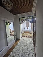 HOTEL PARVINA