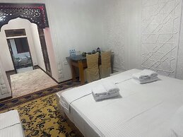 HOTEL PARVINA