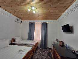 HOTEL PARVINA