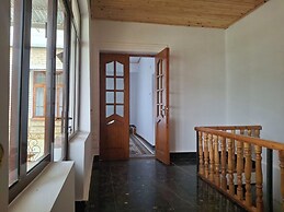 HOTEL PARVINA