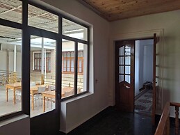 HOTEL PARVINA