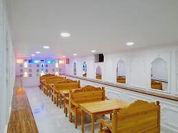 HOTEL PARVINA