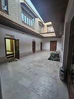 HOTEL PARVINA