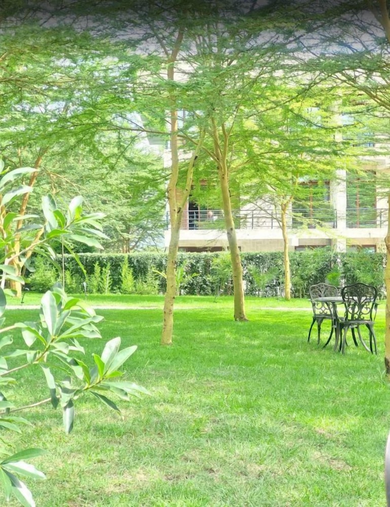 LakeElementaita Manor