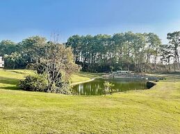 Monica's Golf Studio