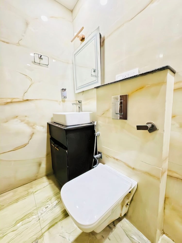 Hotel Satwa 29
