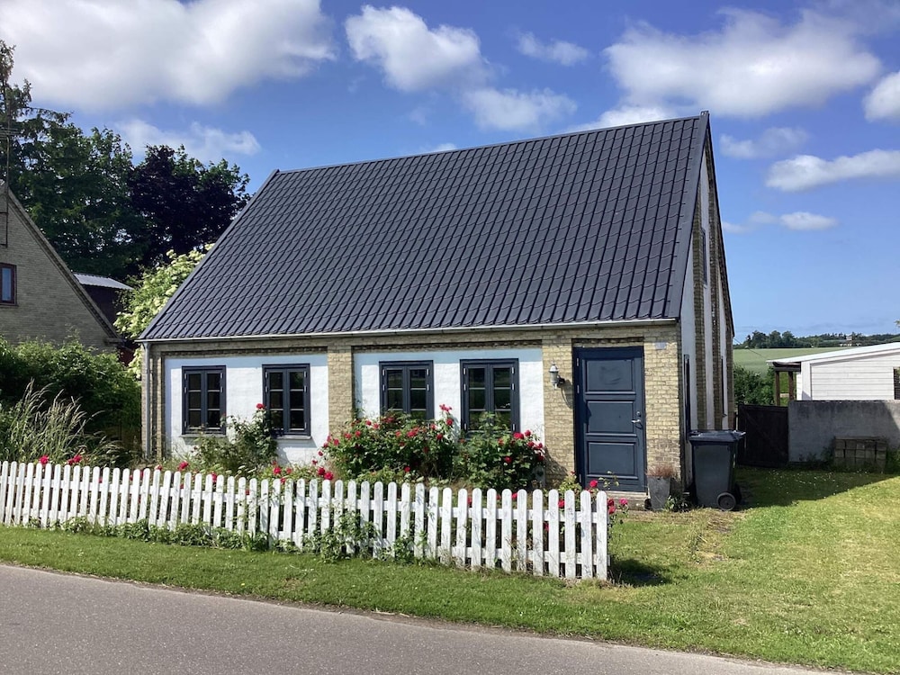 6 Person Holiday Home in Horslunde