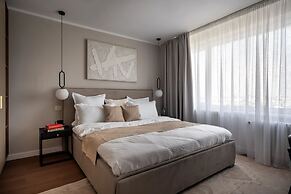 Views of all the Palaces 2BR Stunner