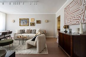 Views of all the Palaces 2BR Stunner