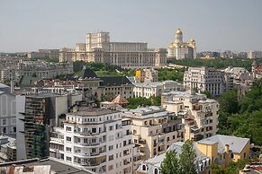 Views of all the Palaces 2BR Stunner