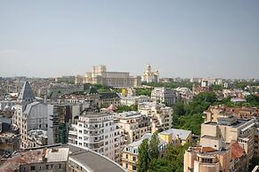 Views of all the Palaces 2BR Stunner