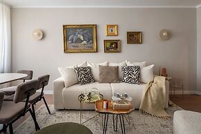 Views of all the Palaces 2BR Stunner