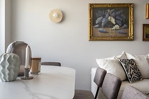 Views of all the Palaces 2BR Stunner