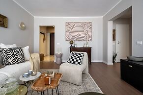 Views of all the Palaces 2BR Stunner