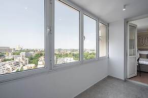 Views of all the Palaces 2BR Stunner