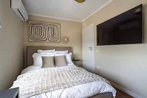 Views of all the Palaces 2BR Stunner