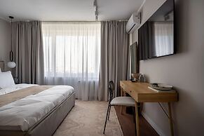 Views of all the Palaces 2BR Stunner