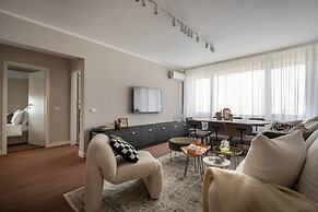 Views of all the Palaces 2BR Stunner